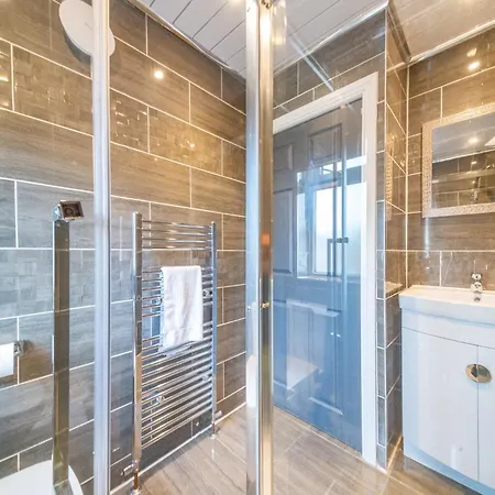 *ra75l* For Your Most Relaxed & Cosy + Free Parking + Free Fast Wifi * Homestay Leeds (West Yorkshire)