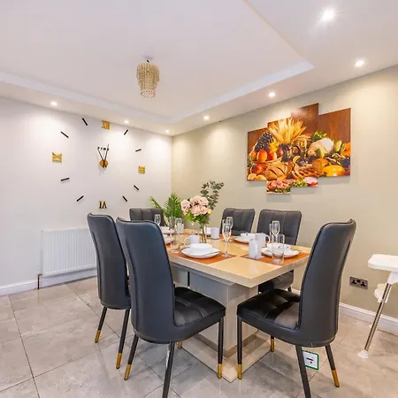 *ra75l* For Your Most Relaxed & Cosy + Free Parking + Free Fast Wifi * Homestay *